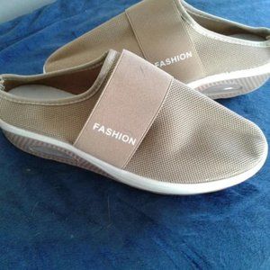 Ladies Tan Slip On Shoes Size 9-10 Never Worn